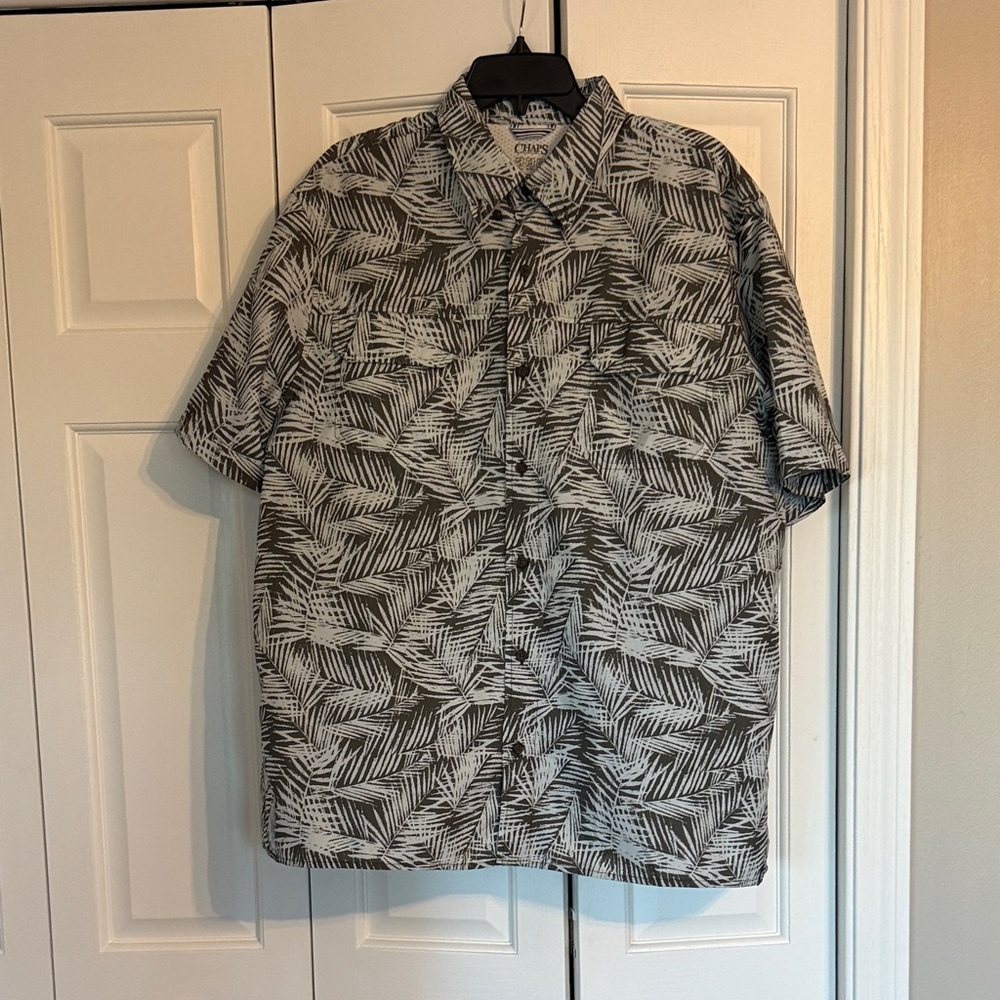 Chaps Black and White Leaf Print Men's Shirt